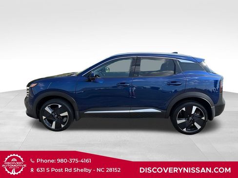 Certified 2025 Nissan Kicks SR FWD image 9