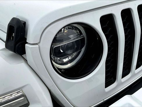 Used 2021 Jeep Wrangler Unlimited Sahara AWD/4WD image 30