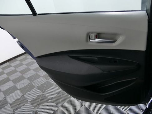 Used 2020 Toyota Corolla LE image 4