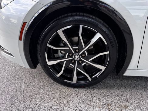 Used 2024 Toyota Prius Prime Premium FWD image 13