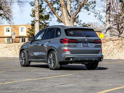 New 2026 BMW X5 xDrive40i w/ M Sport Package image 3