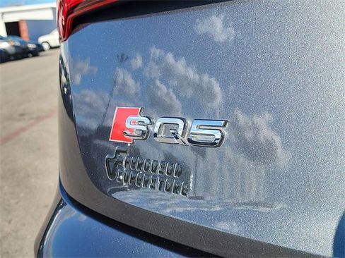 Used 2018 Audi SQ5 Prestige w/ Prestige Package image 5