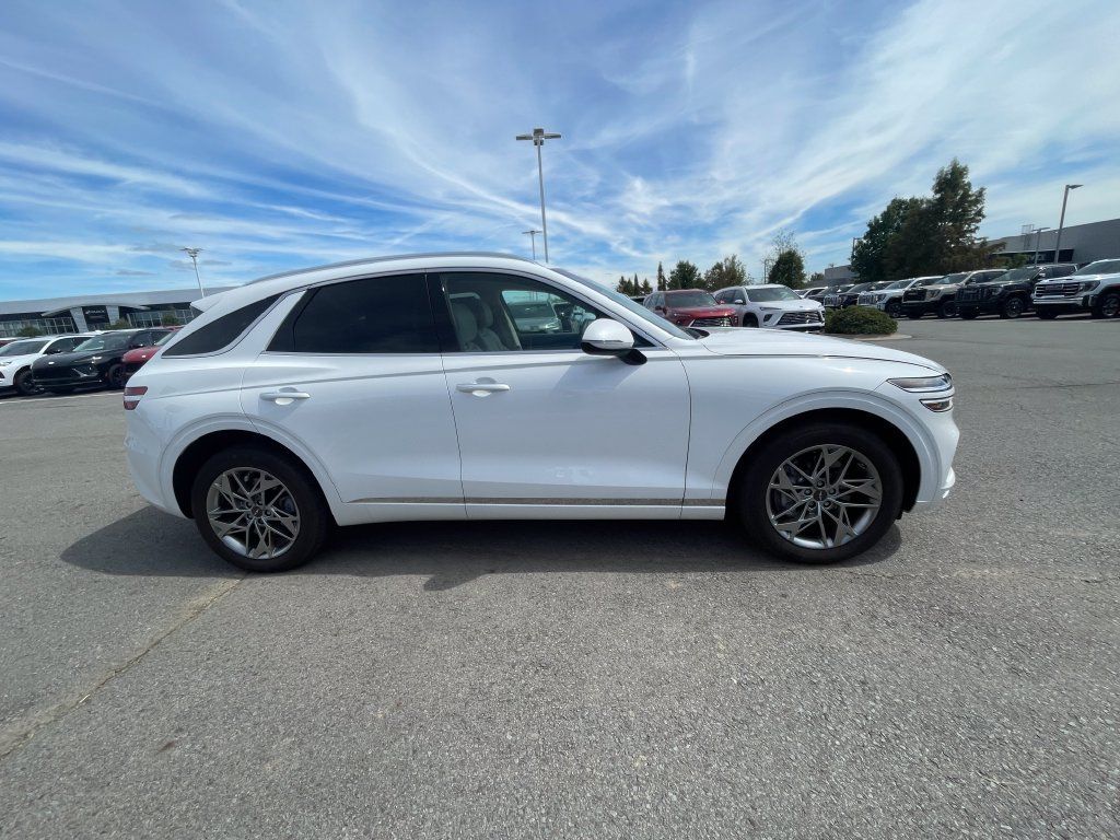 Used 2025 Genesis GV70 2.5T AWD/4WD image 4
