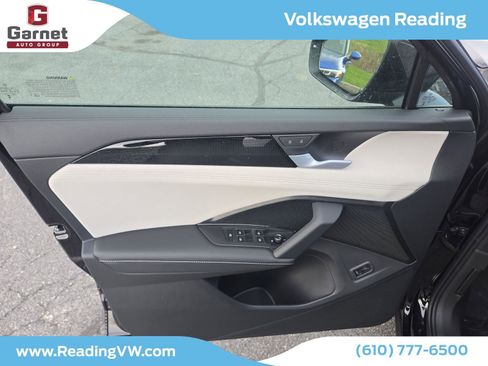 New 2026 Volkswagen Tiguan SE image 10