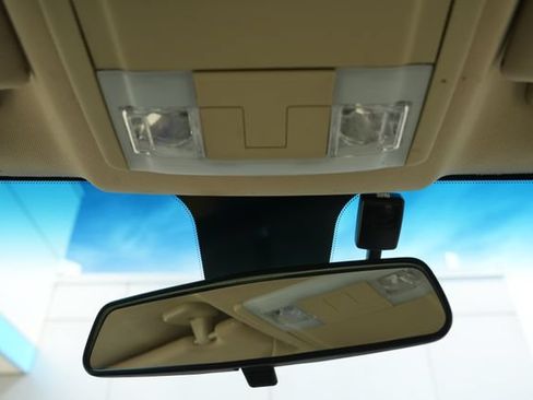 Used 2014 Ford Taurus SE FWD image 25