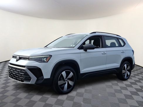 Certified 2025 Volkswagen Taos S image 3
