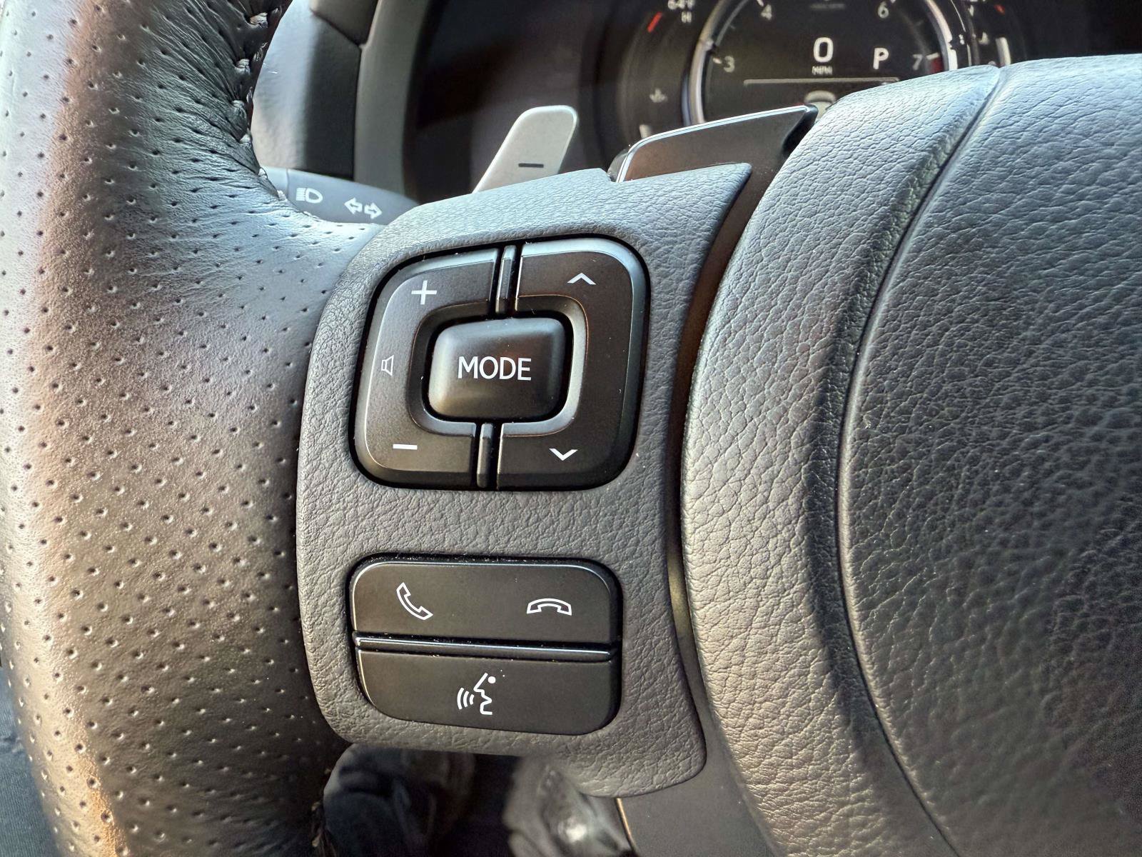 Used 2025 Lexus IS 500 RWD image 22