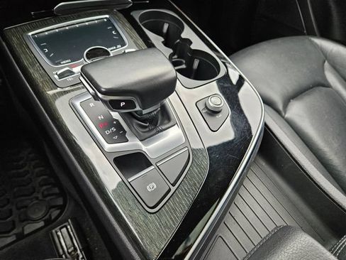 Used 2018 Audi Q7 3.0T Prestige w/ Prestige Package AWD/4WD image 28