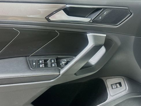 Used 2022 Volkswagen Tiguan SE FWD image 15