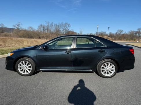 Used 2014 Toyota Camry XLE w/ Leather Package image 5