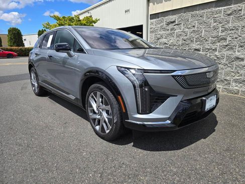 Used 2026 Cadillac Optiq Luxury 2 AWD/4WD image 11