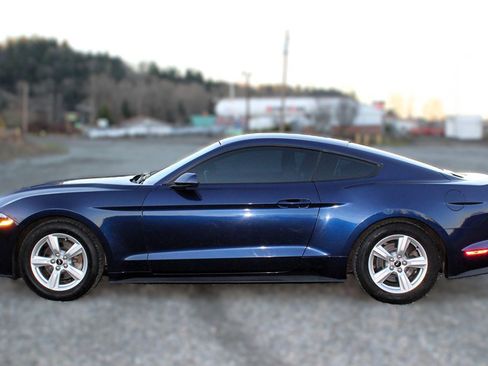 Used 2019 Ford Mustang ECOBOOST image 4
