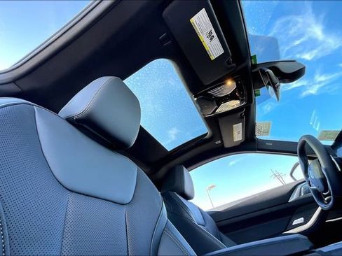 Used 2025 BMW 430i Coupe w/ Premium Package image 22