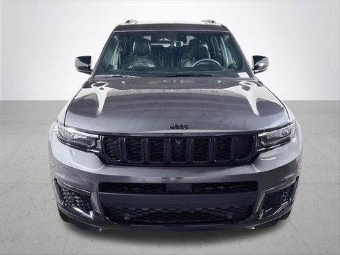 Certified 2025 Jeep Grand Cherokee L Limited w/ Luxury Tech Group II AWD/4WD image 3