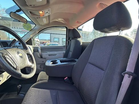 Used 2012 Chevrolet Silverado 2500 W/T w/ Snow Plow Prep Package image 16