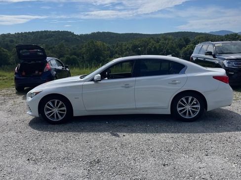 Used 2017 INFINITI Q50 3.0t Premium RWD image 2
