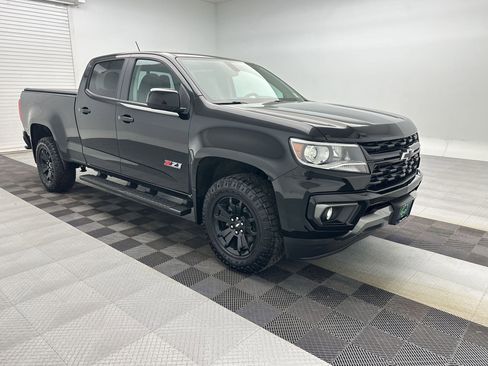Certified 2022 Chevrolet Colorado Z71 w/ Z71 Midnight Edition AWD/4WD image 7