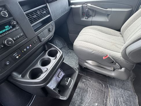 Used 2025 GMC Savana 3500 LT w/ LT Preferred Equipment Group RWD image 23