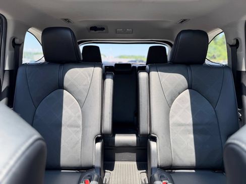 Used 2021 Toyota Highlander Platinum AWD/4WD image 28