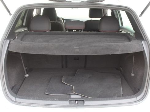 Used 2016 Volkswagen Golf S image 40