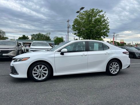 Used 2022 Toyota Camry LE w/ Carpet Mat Package (TMS) FWD image 20