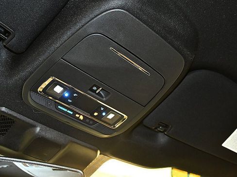 Used 2022 Ford F150 Lariat w/ Equipment Group 502A High image 32