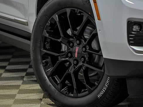 New 2026 GMC Yukon Denali w/ Denali Reserve Package AWD/4WD image 3