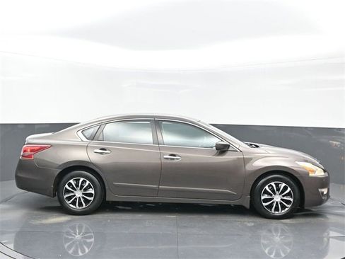 Used 2013 Nissan Altima 2.5 S image 7