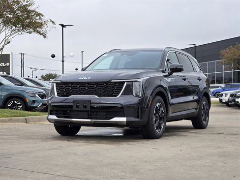 New 2026 Kia Sorento S image 2