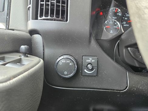 Used 2024 Chevrolet Express 2500 w/ Driver Convenience Package RWD image 17