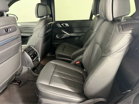 New 2026 BMW X7 M60i image 15