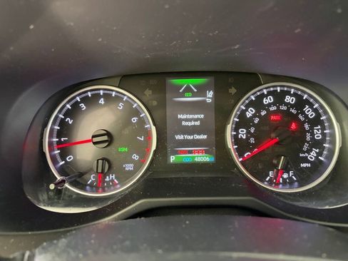 Used 2022 Toyota RAV4 XLE w/ Convenience Package FWD image 9
