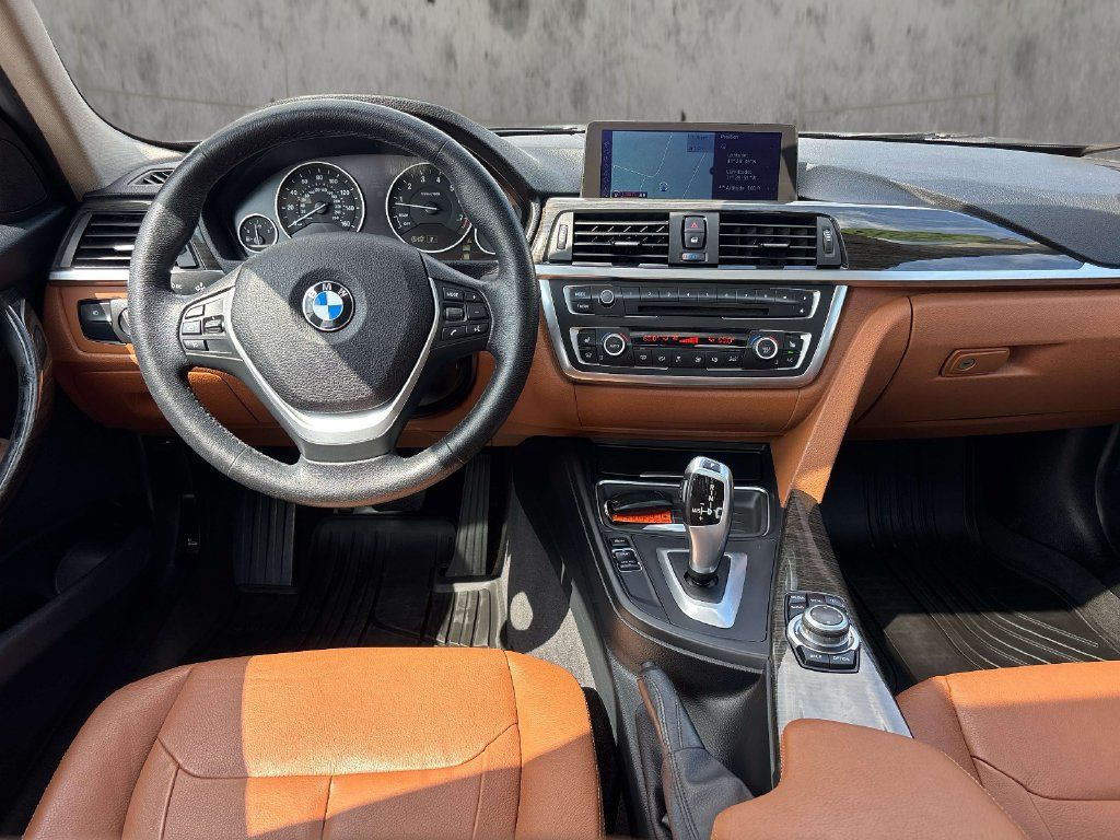 Used 2013 BMW 328i xDrive Sedan AWD/4WD image 9