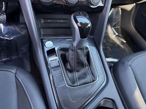 Used 2024 Volkswagen Taos SE image 28