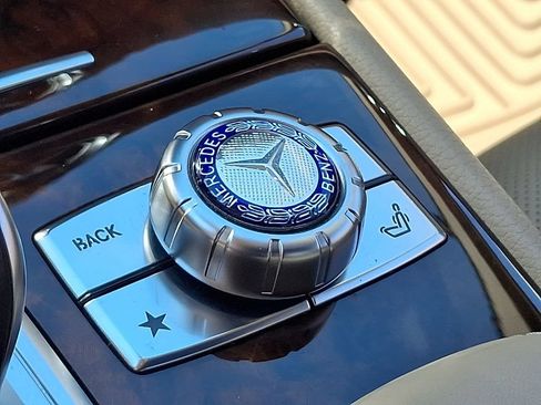Used 2014 Mercedes-Benz SL 550 image 23