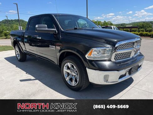 Used 2017 RAM 1500 Laramie AWD/4WD image 32