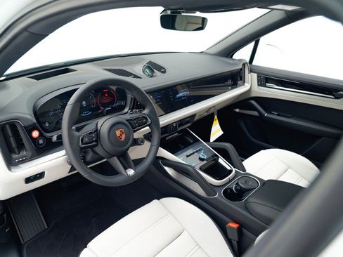 New 2026 Porsche Cayenne image 4