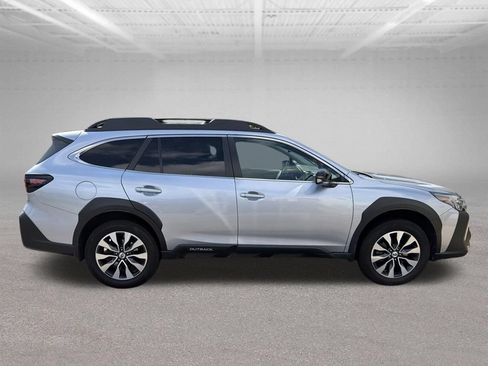 Used 2023 Subaru Outback Limited AWD/4WD image 12