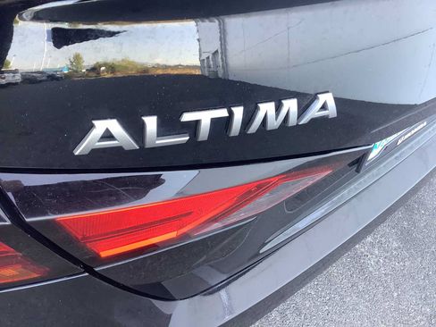 Used 2024 Nissan Altima 2.5 SV FWD image 6