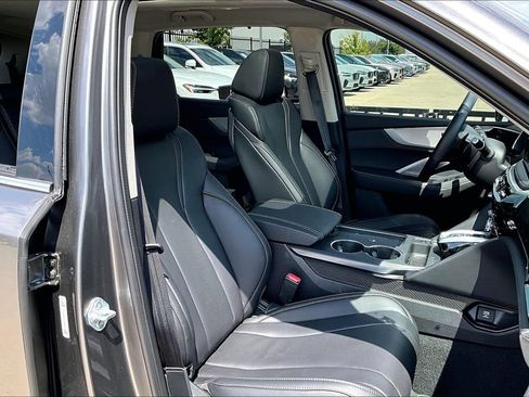 Certified 2026 Acura MDX w/ Technology Package FWD image 9