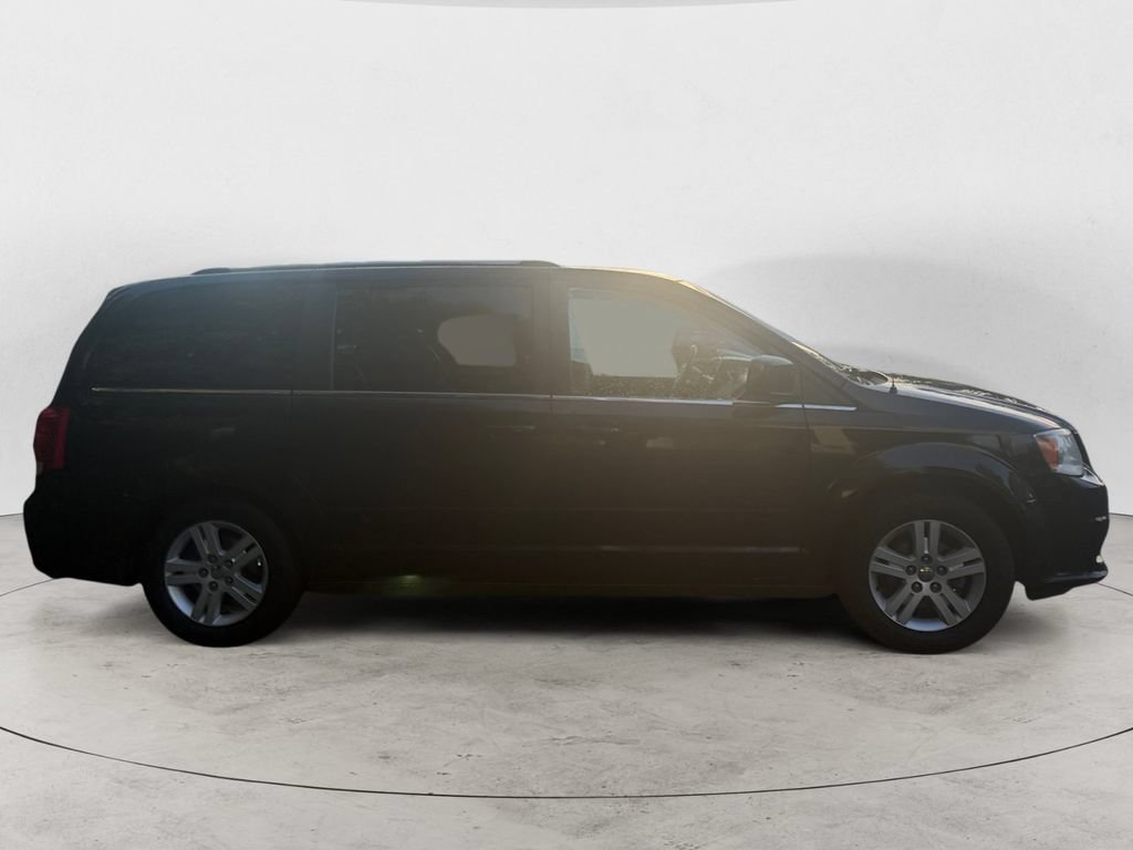 Used 2011 Dodge Grand Caravan Crew w/ Entertainment Group 1 FWD image 4