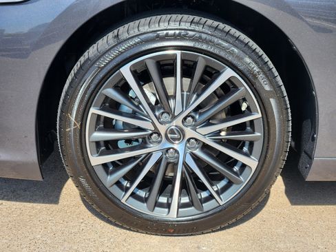 New 2025 Lexus ES 300h w/ Premium Package image 6