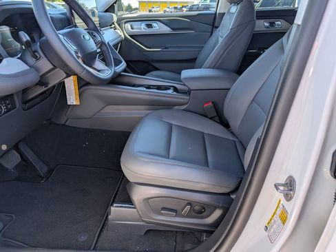 New 2026 Ford Explorer Active w/ Active Comfort Package image 8
