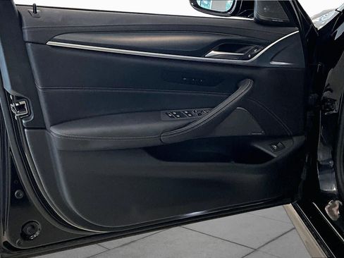 Used 2023 BMW M550i xDrive AWD/4WD image 20