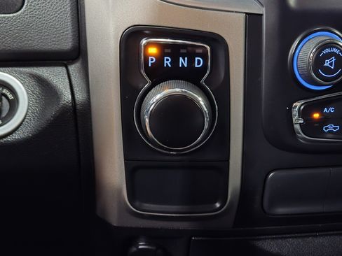 Used 2019 RAM 1500 Classic SLT RWD image 18
