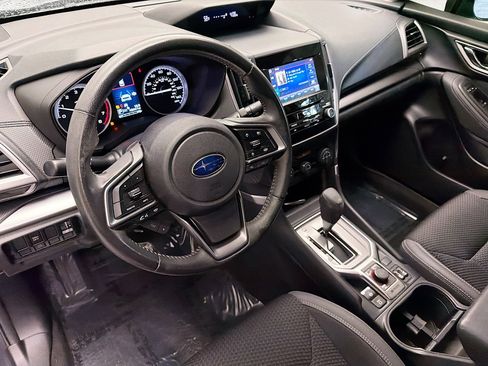 Used 2023 Subaru Forester Premium image 7