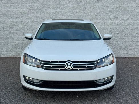 Used 2013 Volkswagen Passat TDI SEL Premium image 2