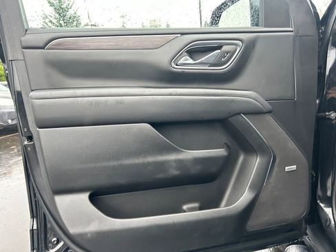 Used 2024 Chevrolet Suburban Z71 image 22