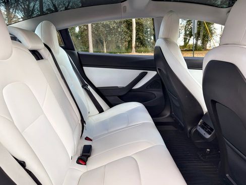 Used 2020 Tesla Model 3 Performance image 21