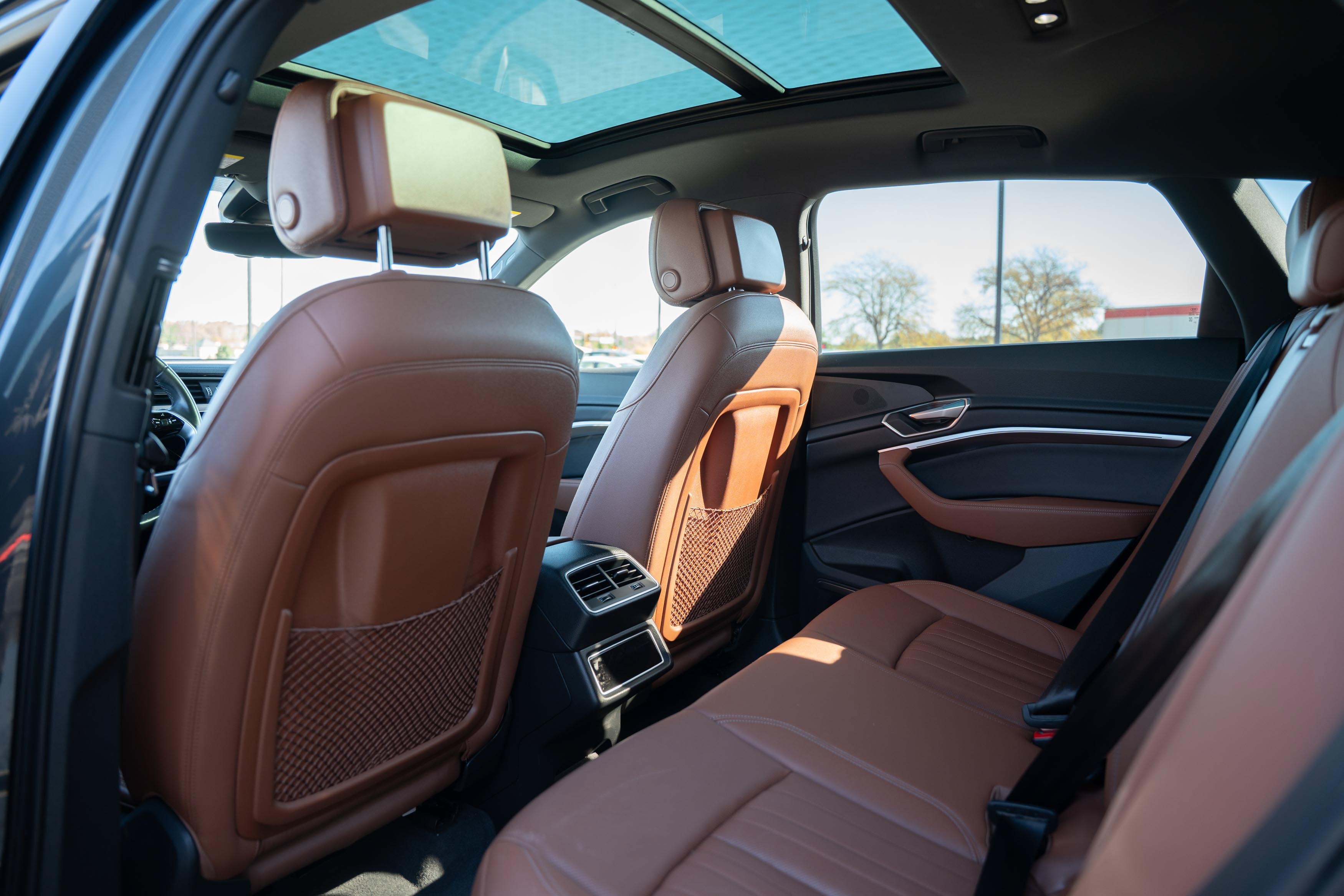 Certified 2024 Audi Q8 e-tron Premium Plus AWD/4WD image 9